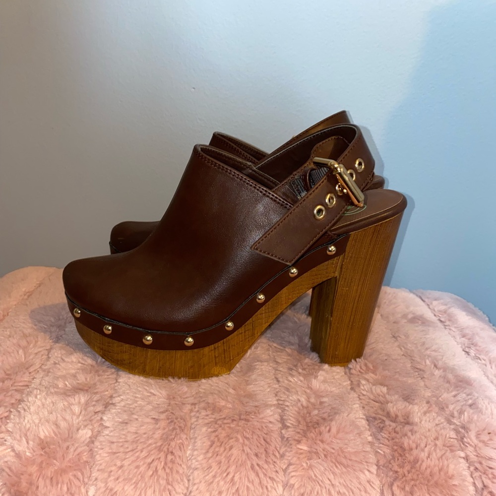 High heeled platform clogs